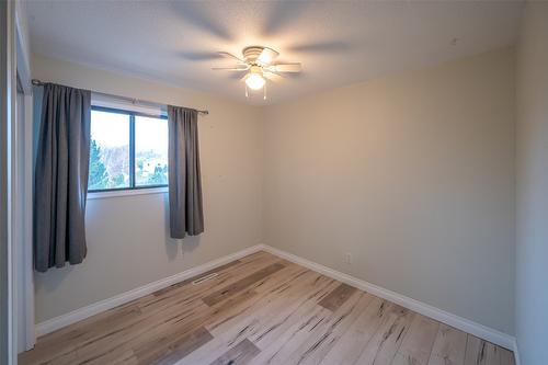 6576 Lakeside Drive, Oliver, BC - Indoor Photo Showing Other Room