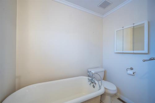 6576 Lakeside Drive, Oliver, BC - Indoor Photo Showing Bathroom