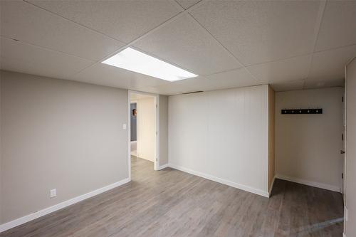 6576 Lakeside Drive, Oliver, BC - Indoor Photo Showing Basement