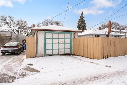 325 Matheson Ave, Winnipeg, MB 