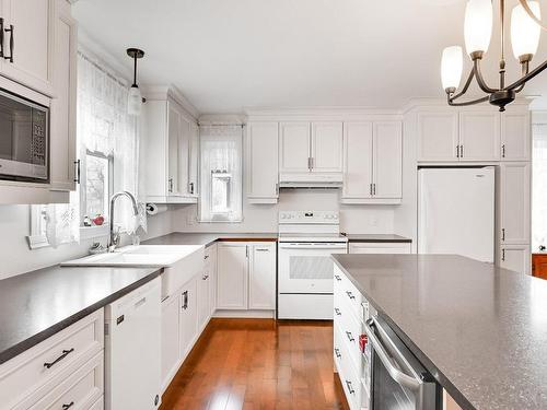 Kitchen - 167 Rue Notre-Dame, Saint-Armand, QC - Indoor Photo Showing Kitchen