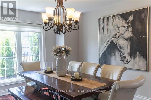 8871 Mcgarry Drive, Niagara Falls, ON - Indoor Photo Showing Dining Room