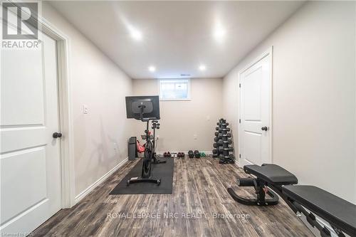 8871 Mcgarry Drive, Niagara Falls, ON - Indoor Photo Showing Gym Room