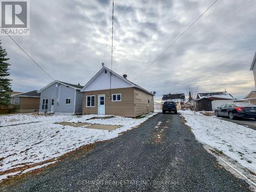 193 Teefy Street, Iroquois Falls, ON - Outdoor