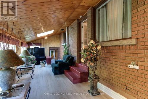 7835 Rysdale Street, Niagara Falls (213 - Ascot), ON - Indoor Photo Showing Other Room With Fireplace