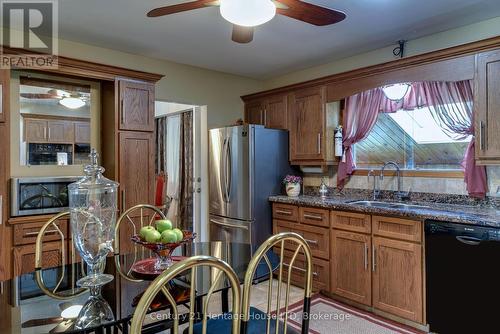 7835 Rysdale Street, Niagara Falls (213 - Ascot), ON - Indoor Photo Showing Kitchen With Double Sink