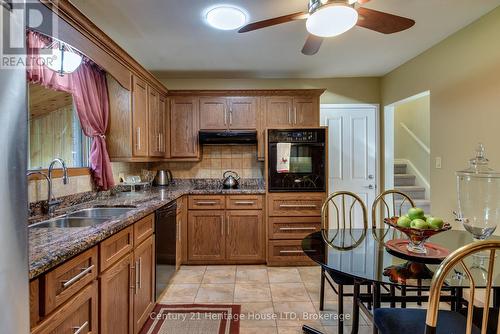 7835 Rysdale Street, Niagara Falls (213 - Ascot), ON - Indoor Photo Showing Kitchen With Double Sink