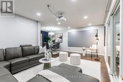 41 - 2825 Gananoque Drive, Mississauga, ON - Indoor Photo Showing Living Room