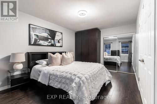 41 - 2825 Gananoque Drive, Mississauga, ON - Indoor Photo Showing Bedroom