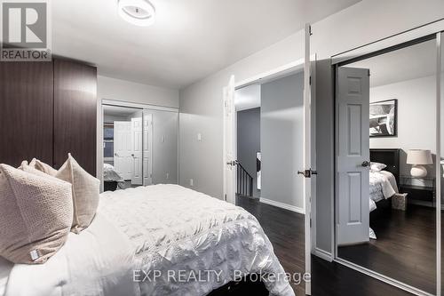 41 - 2825 Gananoque Drive, Mississauga, ON - Indoor Photo Showing Bedroom