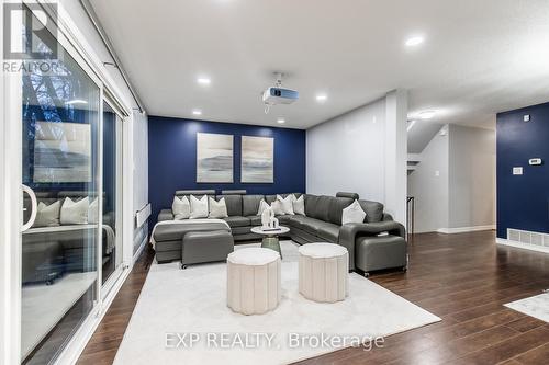 41 - 2825 Gananoque Drive, Mississauga, ON - Indoor Photo Showing Living Room