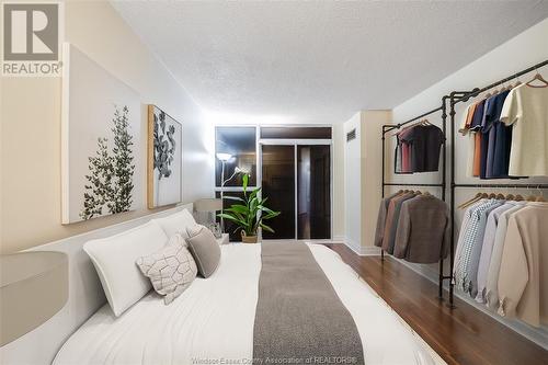 75 Riverside Drive East Unit# 901, Windsor, ON - Indoor Photo Showing Bedroom