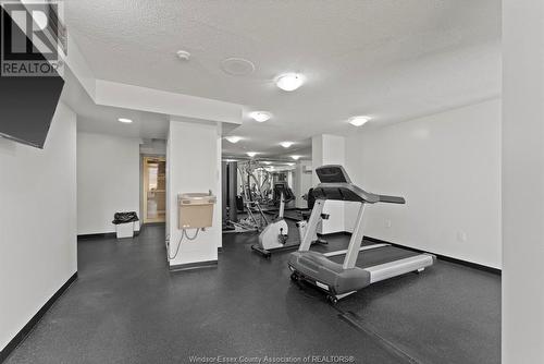 75 Riverside Drive East Unit# 901, Windsor, ON - Indoor Photo Showing Gym Room