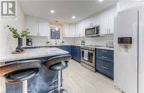 6 Fran Ellen Crescent, Kitchener, ON - Indoor Photo Showing Kitchen With Upgraded Kitchen