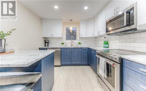 6 Fran Ellen Crescent, Kitchener, ON - Indoor Photo Showing Kitchen With Upgraded Kitchen