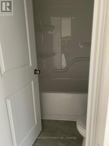 224 Morton Street E, Thorold, ON - Indoor Photo Showing Bathroom