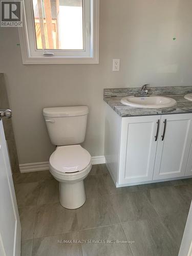 224 Morton Street E, Thorold, ON - Indoor Photo Showing Bathroom