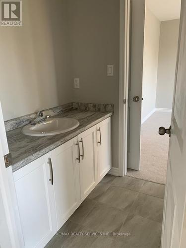 224 Morton Street E, Thorold, ON - Indoor Photo Showing Bathroom