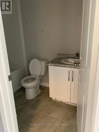 224 Morton Street E, Thorold, ON - Indoor Photo Showing Bathroom