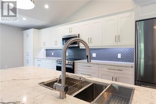 36 Silver Maple Lane, North Bay, ON - Indoor Photo Showing Kitchen With Double Sink With Upgraded Kitchen