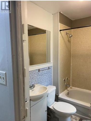 9 Stanley Place, Saskatoon, SK - Indoor Photo Showing Bathroom