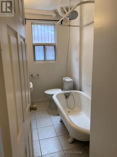 B - 136 Avenue Road, Toronto, ON - Indoor Photo Showing Bathroom