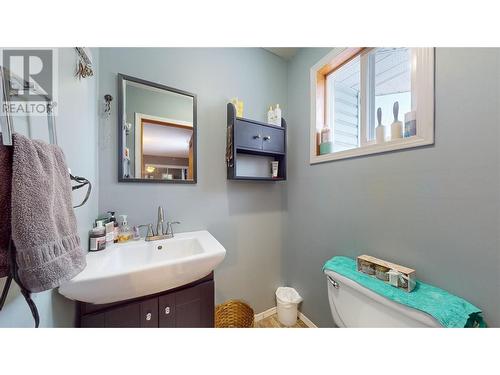 5075 Booth Creek Road, Cranbrook, BC - Indoor Photo Showing Bathroom