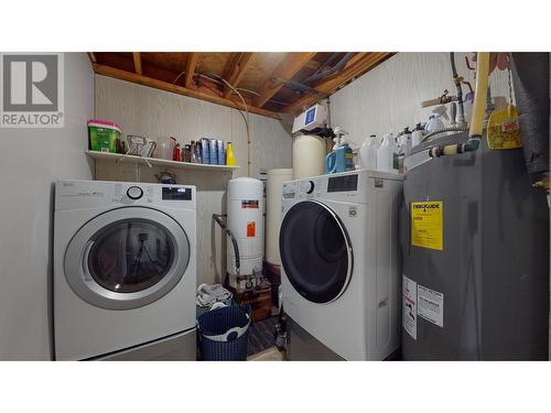 5075 Booth Creek Road, Cranbrook, BC - Indoor Photo Showing Laundry Room