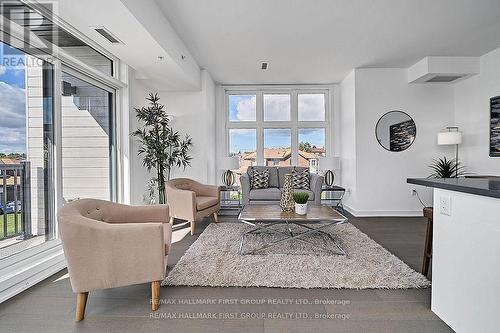 7 - 188 Angus Drive, Ajax (Central), ON - Indoor Photo Showing Living Room