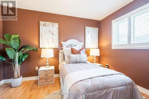 35 - 10 Wentworth Drive, Grimsby, ON - Indoor Photo Showing Bedroom