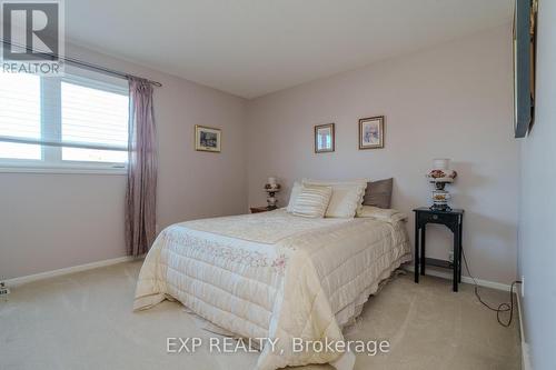 6342 Viseneau Drive, Ottawa, ON - Indoor Photo Showing Bedroom