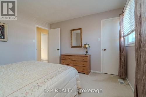 6342 Viseneau Drive, Ottawa, ON - Indoor Photo Showing Bedroom