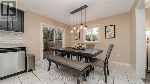 12 - 14 Amos Drive N, Guelph, ON - Indoor Photo Showing Dining Room