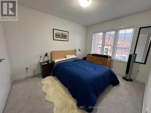 131 Knott End Crescent, Newmarket, ON - Indoor Photo Showing Bedroom