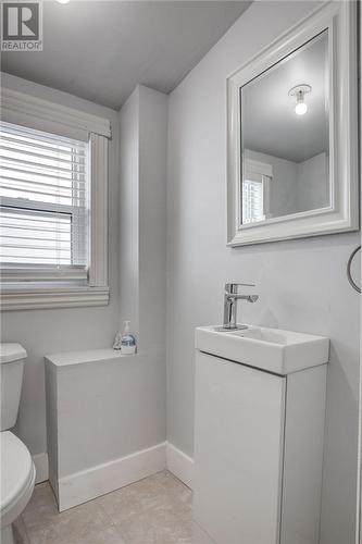 717 Lawson Street, Sudbury, ON - Indoor Photo Showing Bathroom