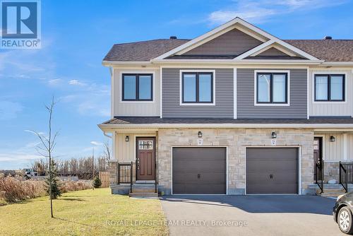 34 Staples Boulevard W, Lanark, ON - Outdoor With Facade