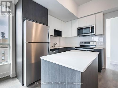 1702 - 202 Burnhamthorpe Road E, Mississauga, ON - Indoor Photo Showing Kitchen With Stainless Steel Kitchen