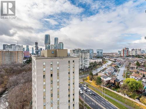 1702 - 202 Burnhamthorpe Road E, Mississauga, ON - Outdoor With View