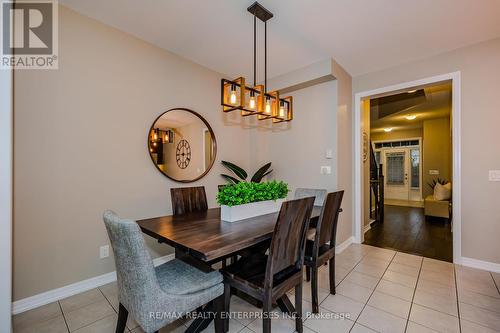 122 Hanson Crescent, Milton, ON - Indoor Photo Showing Dining Room