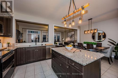 122 Hanson Crescent, Milton, ON - Indoor Photo Showing Kitchen