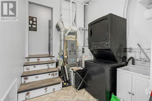 3017 Woodlawn Avenue, Windsor, ON - Indoor Photo Showing Laundry Room