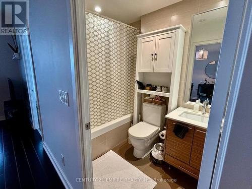 2007 - 1 Market Street, Toronto, ON - Indoor Photo Showing Bathroom