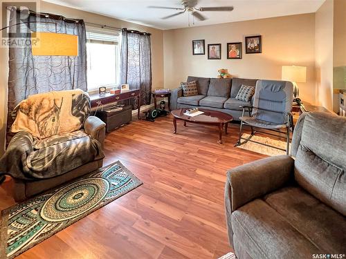 3877 Diefenbaker Drive, Saskatoon, SK - Indoor Photo Showing Living Room