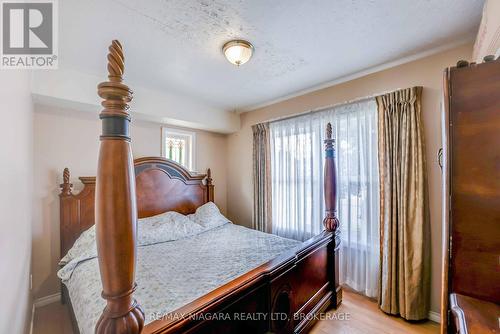 5371 Huron Street, Niagara Falls, ON - Indoor Photo Showing Bedroom