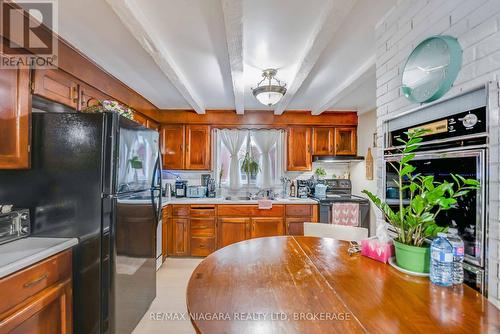 5371 Huron Street, Niagara Falls, ON - Indoor Photo Showing Kitchen With Double Sink