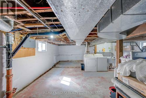 5371 Huron Street, Niagara Falls, ON - Indoor Photo Showing Laundry Room