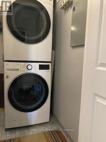 205 - 959 North River Road, Ottawa, ON - Indoor Photo Showing Laundry Room