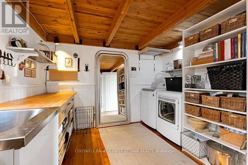 3886 Stonecrest Road, Ottawa, ON - Indoor Photo Showing Kitchen