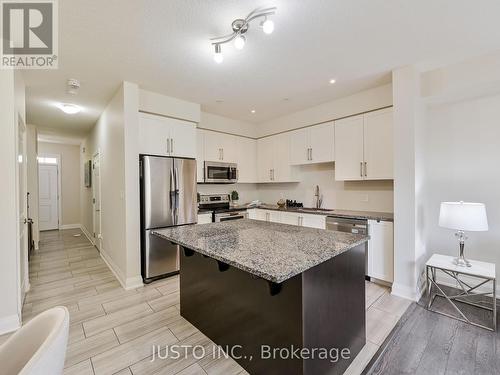 146 Law Drive, Guelph, ON - Indoor Photo Showing Kitchen With Stainless Steel Kitchen With Upgraded Kitchen