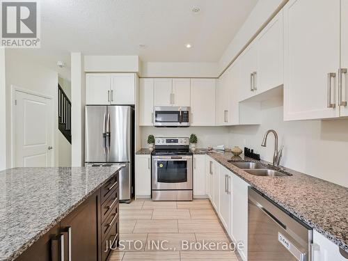 146 Law Drive, Guelph, ON - Indoor Photo Showing Kitchen With Stainless Steel Kitchen With Double Sink With Upgraded Kitchen